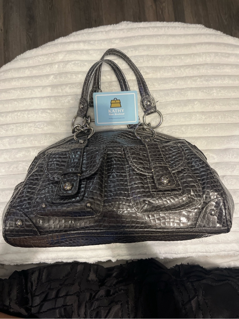🖤 Kathy Van Zeeland Metallic Croc Embossed Satchel Bag 🖤